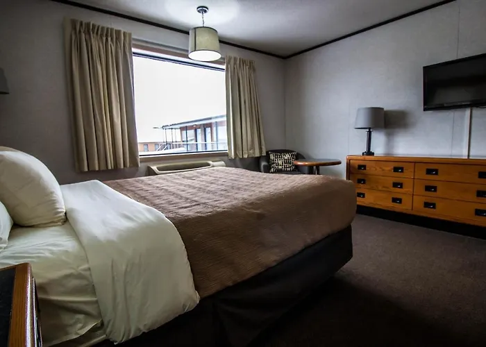 Companion Hotel Motel